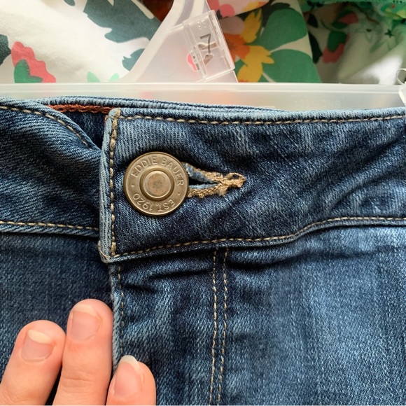 Eddie Bauer women’s size petite 16 slightly curvy boot cut medium wash jeans - Picture 7 of 15